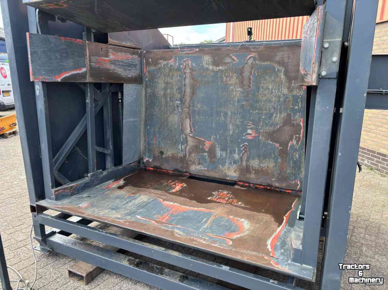 Bulk box tipper  Burg, kistenkantelaar, kantelaar