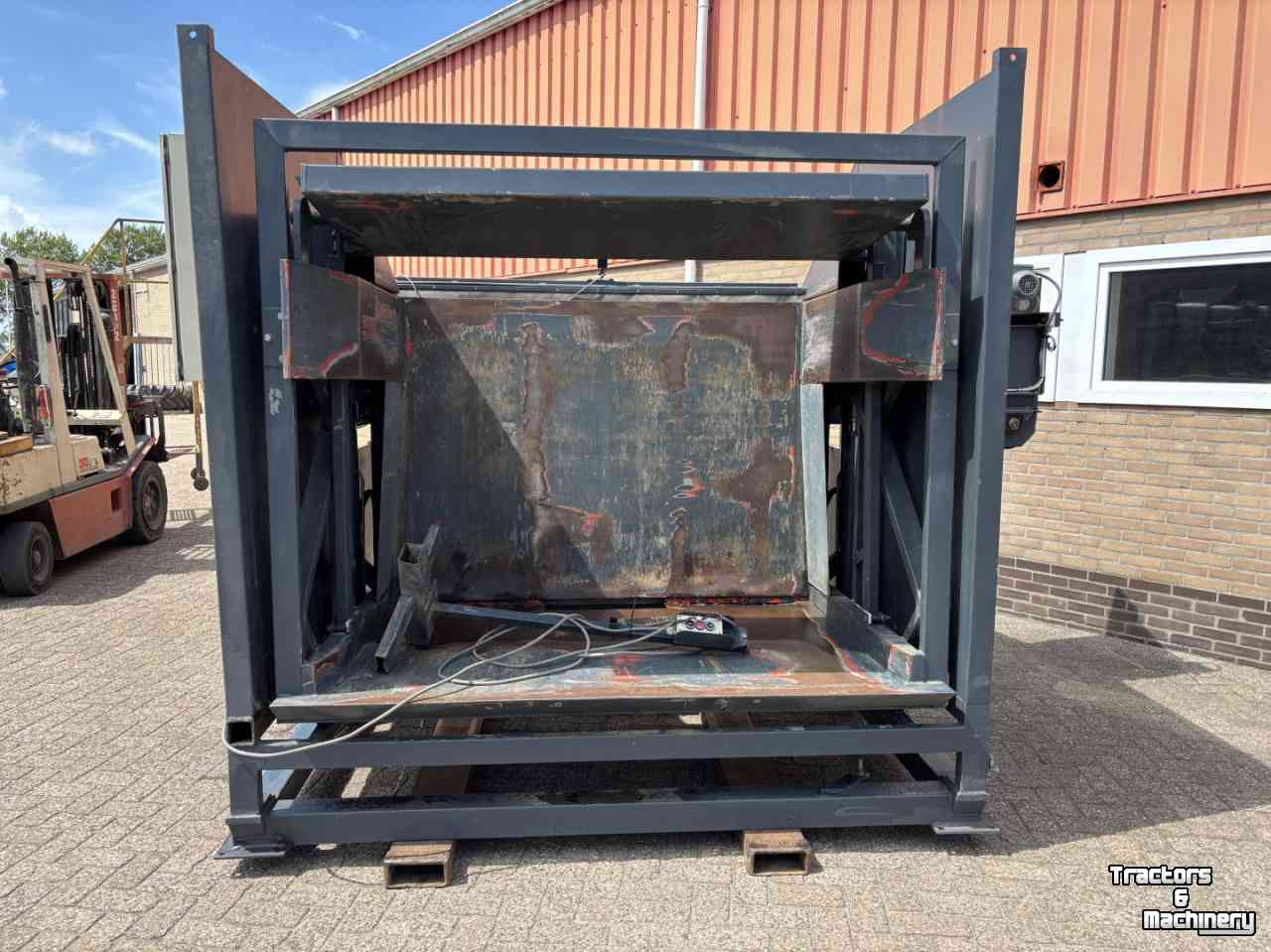 Bulk box tipper  Burg, kistenkantelaar, kantelaar