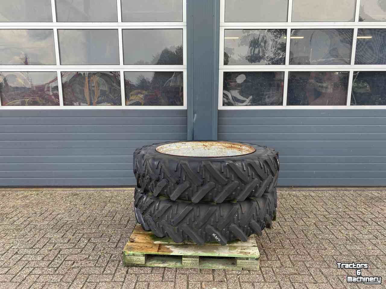 Wheels, Tyres, Rims & Dual spacers Kleber Dubbellucht 13.6R38
