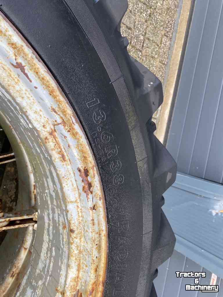 Wheels, Tyres, Rims & Dual spacers Kleber Dubbellucht 13.6R38