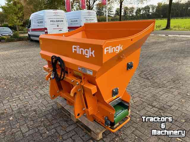 Sawdust spreader for boxes Flingk Instrooibak KSS-1015