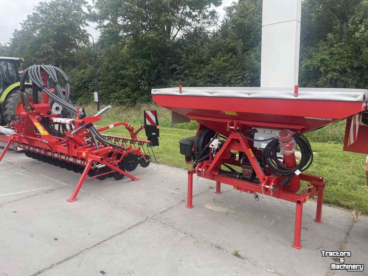 Seed drill Kverneland DF1 isobus front tank met cx2 schijfcouterbalk