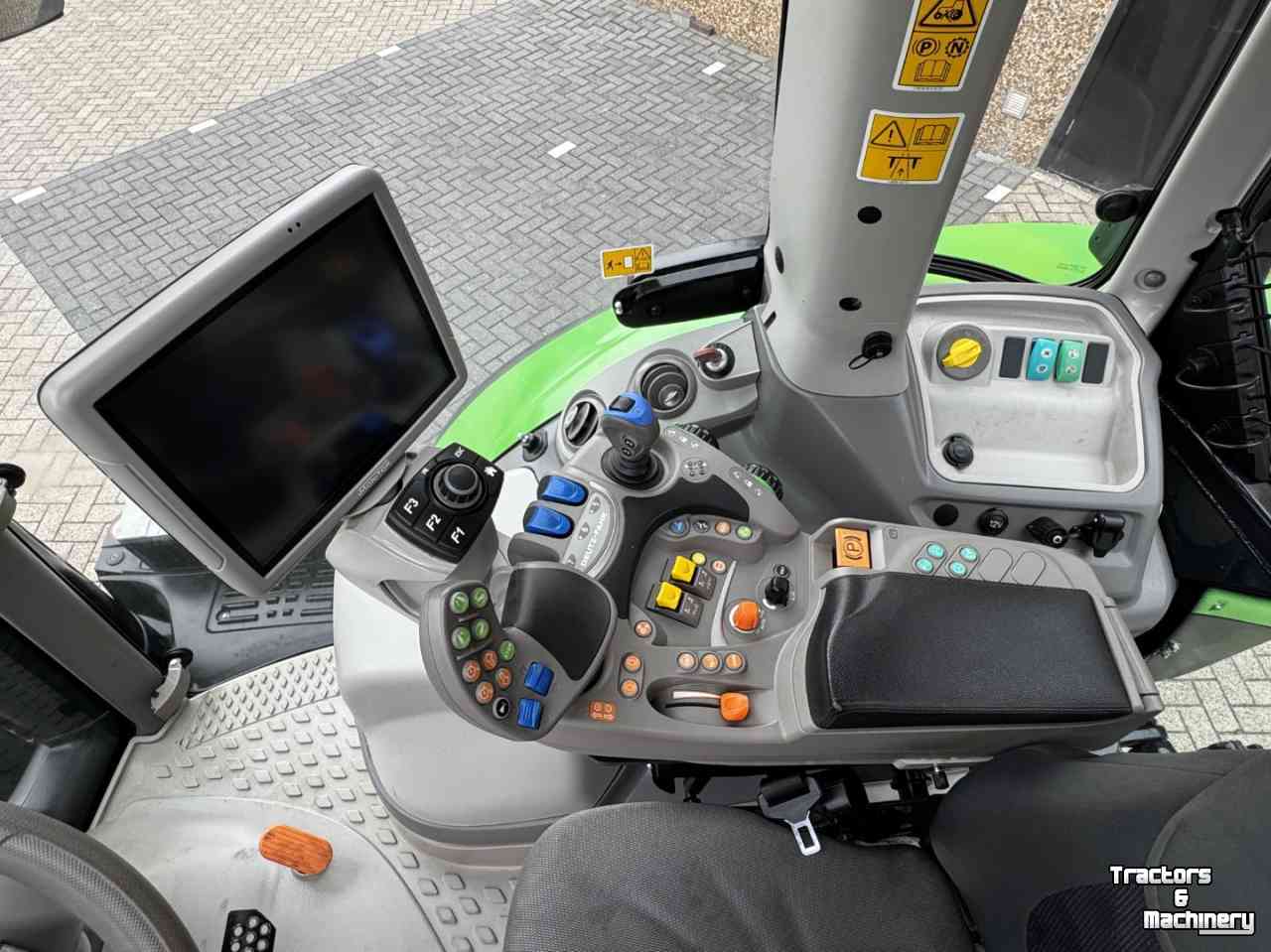 Tractor Deutz-Fahr Agrotron 6210 TTV vario Stage V Fronthef+pto Lucht Hydr rem GPS 1382u