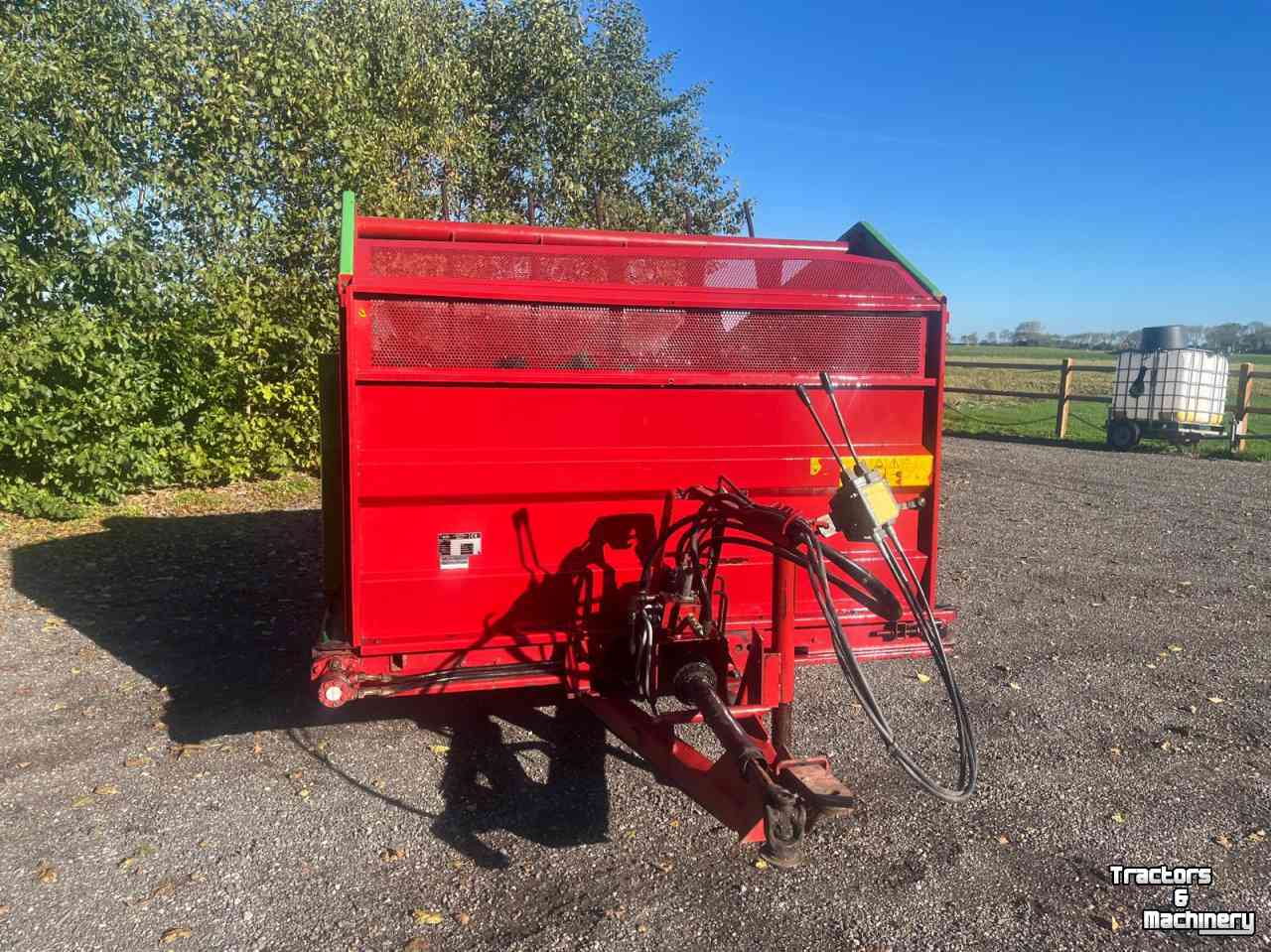 Silage-block distribution wagon Strautmann bvw