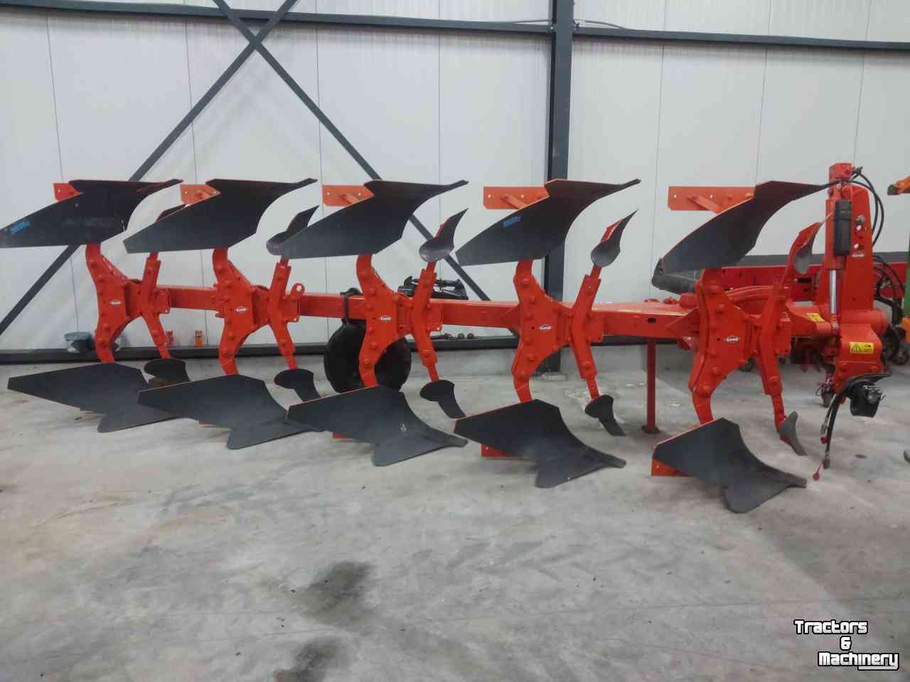 Ploughs Kuhn Vari-Master 153