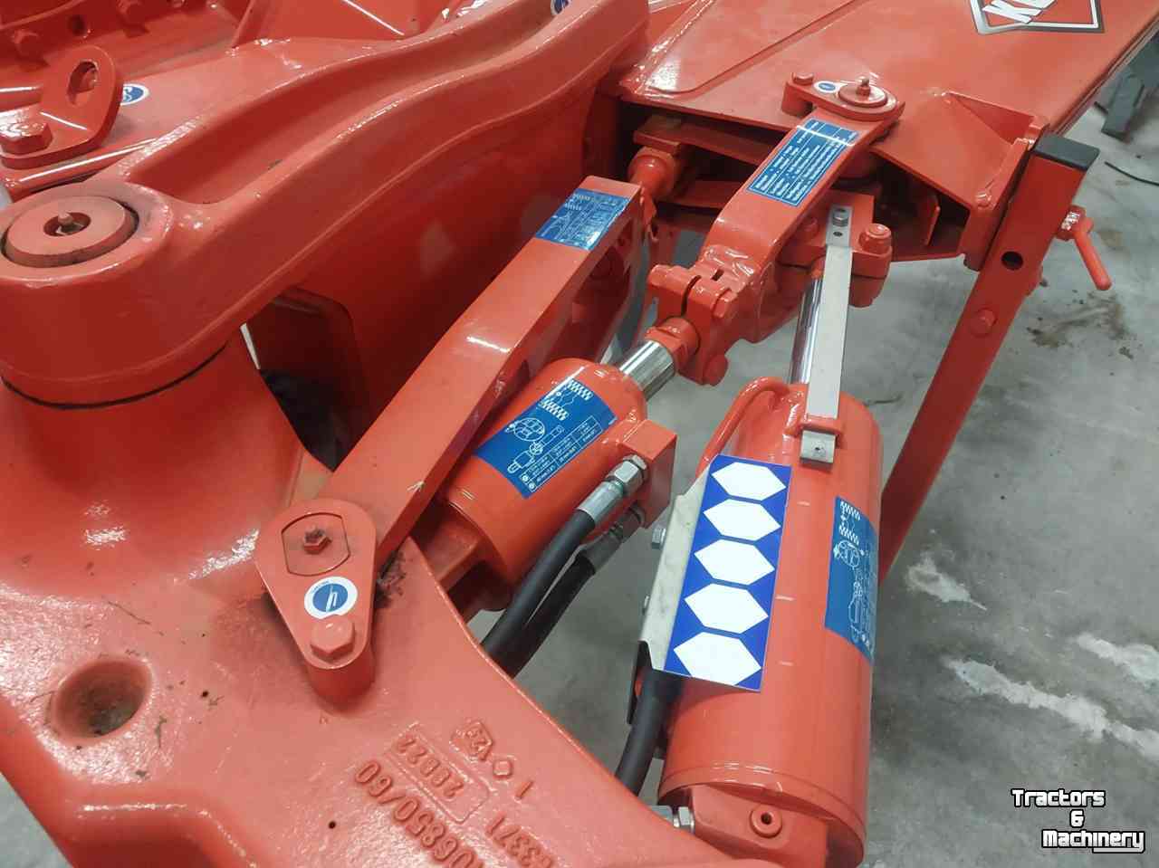 Ploughs Kuhn Vari-Master 153
