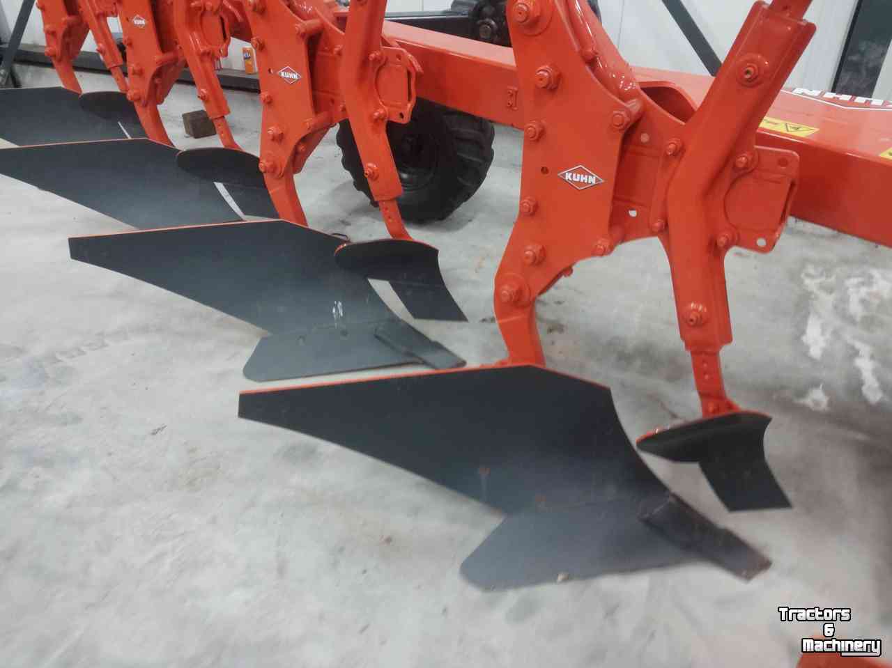 Ploughs Kuhn Vari-Master 153