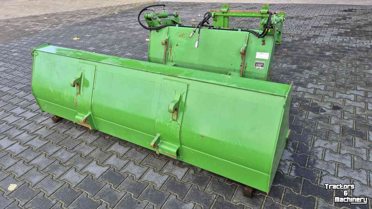 Front-end loader bucket / Front loader bucket John Deere Set van voorlader bak, mestgrijper en palletlepelbord, euro