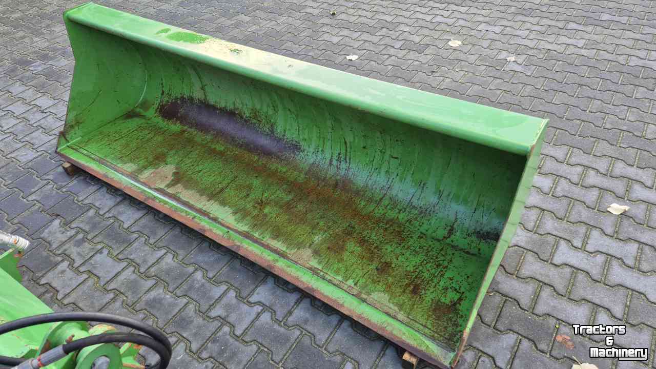 Front-end loader bucket / Front loader bucket John Deere Set van voorlader bak, mestgrijper en palletlepelbord, euro