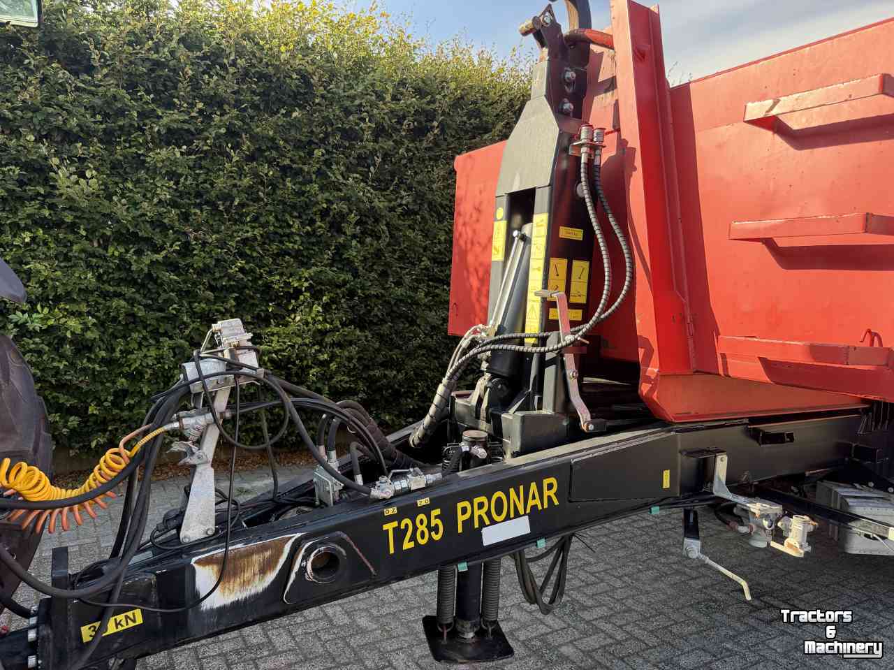 Hooked-arm carrier Pronar T285
