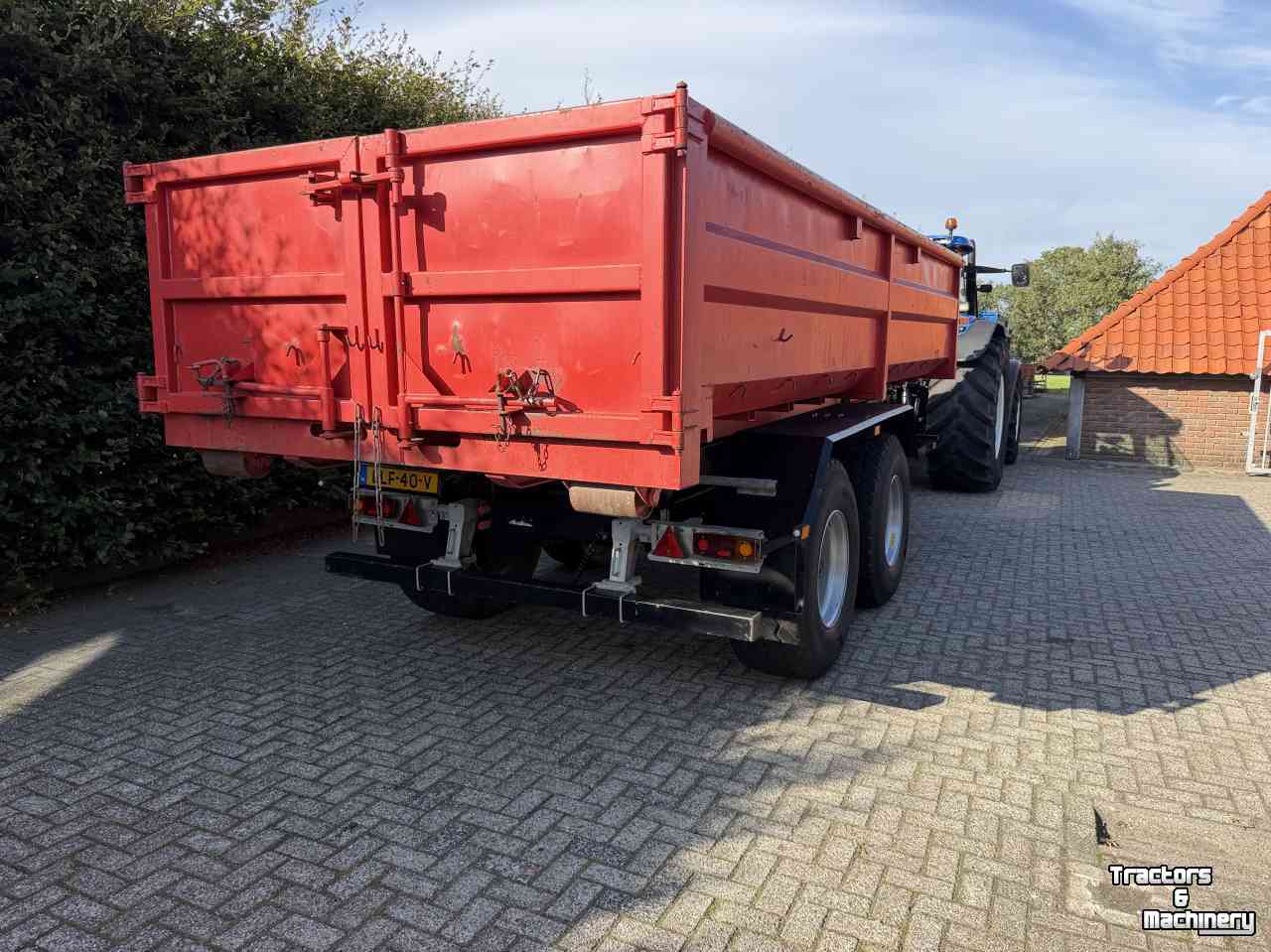 Hooked-arm carrier Pronar T285