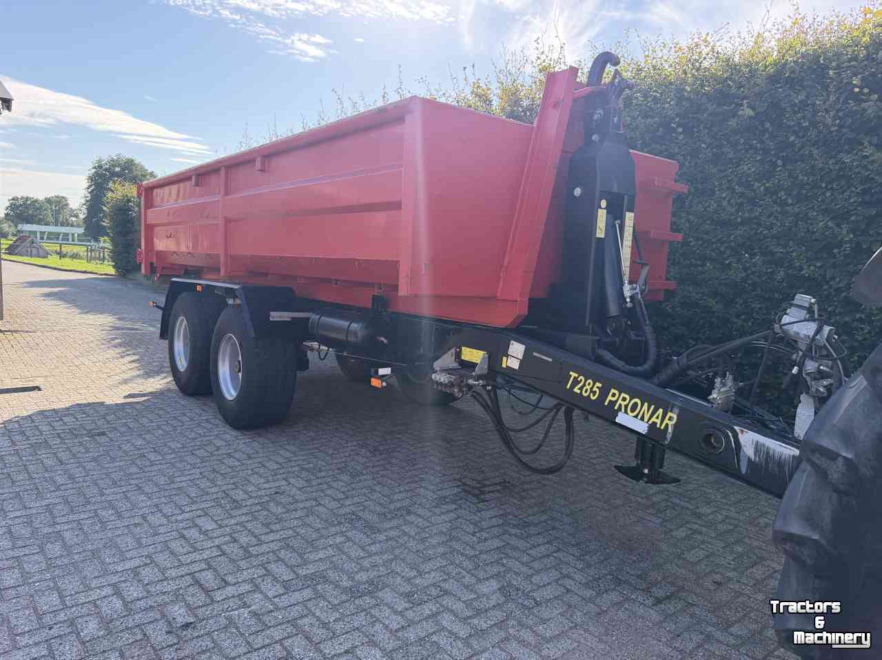 Hooked-arm carrier Pronar T285