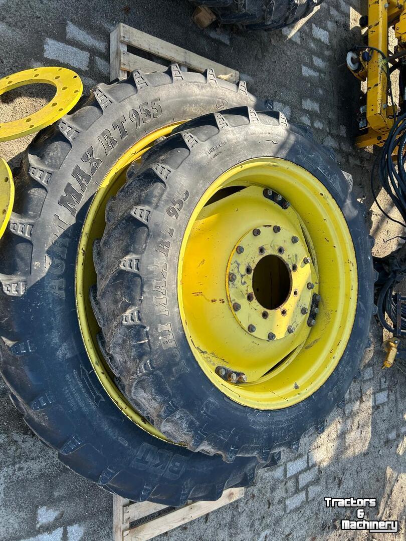 Wheels, Tyres, Rims & Dual spacers BKT BANDEN