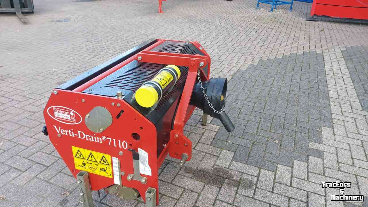 Meadow aerator Vertidrain Verti-Drain VD 7110 Beluchtingsmachine / Weidebeluchter