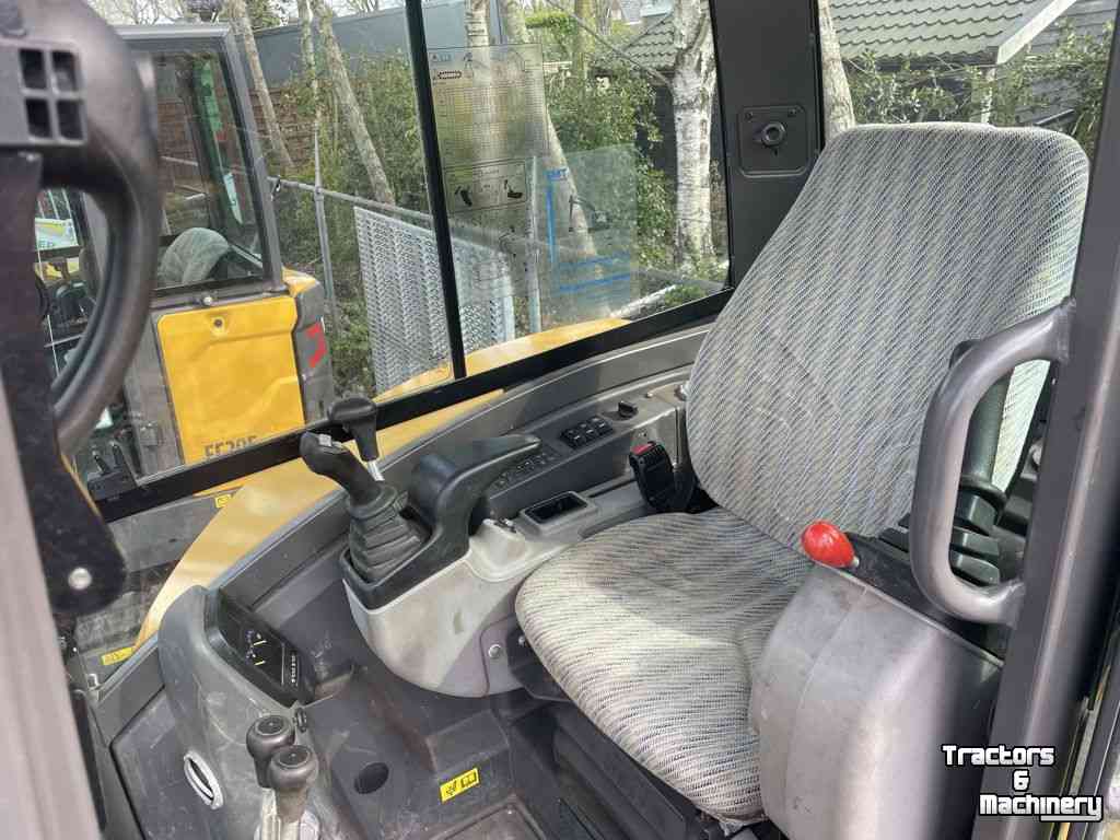 Mini-Excavator Volvo EC 35D Mini-Graver + Hulco Machinetransporter