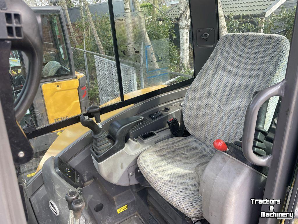 Mini-Excavator Volvo EC 35D kraan + Hulco machinetransporter