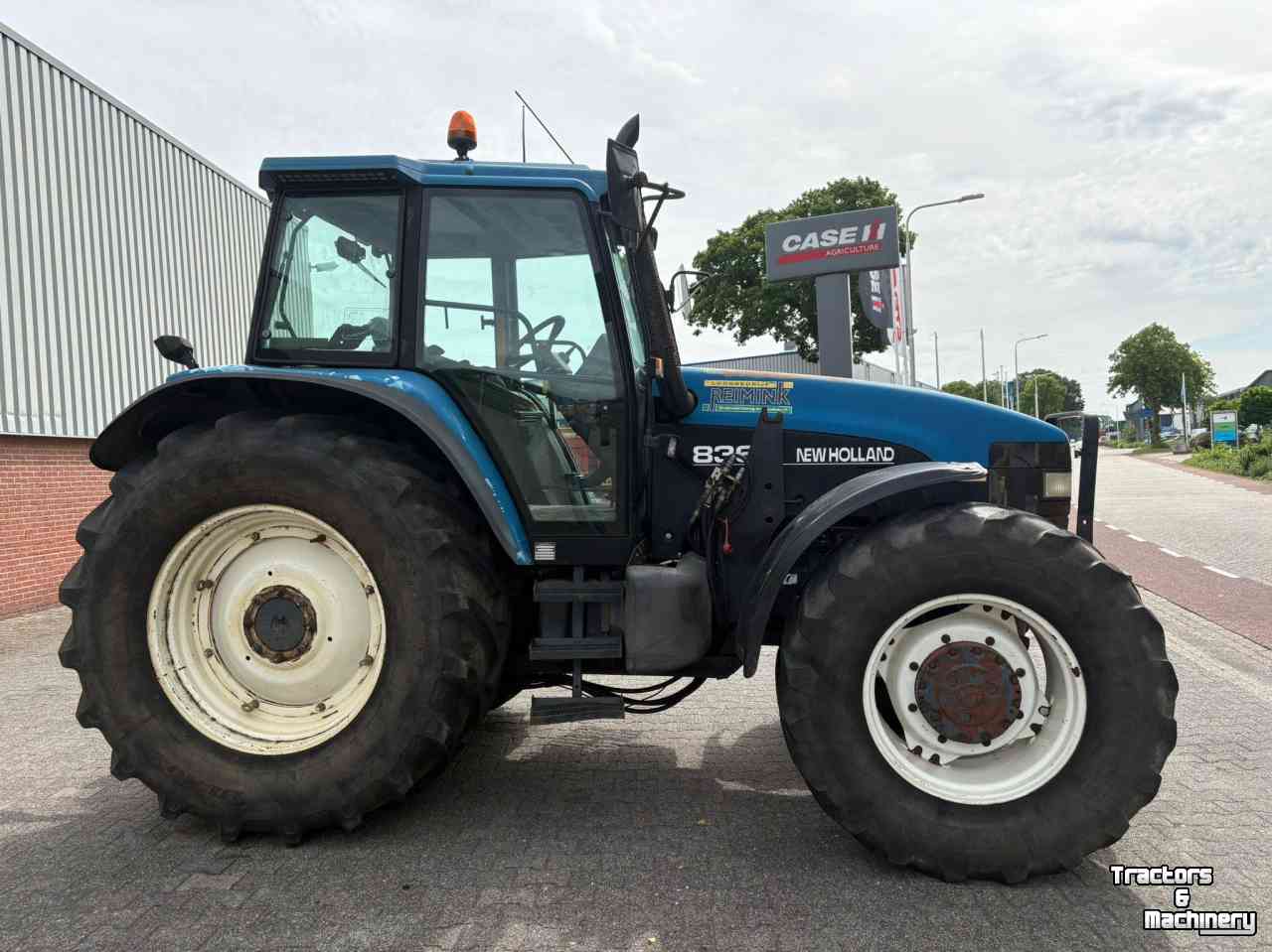Tractor New Holland 8360