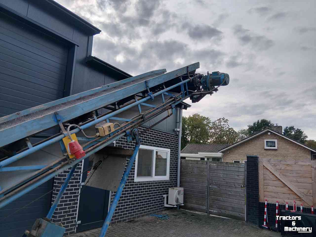 Conveyor  Apollo Transportband 6 meter lang Hydr. en Elek.