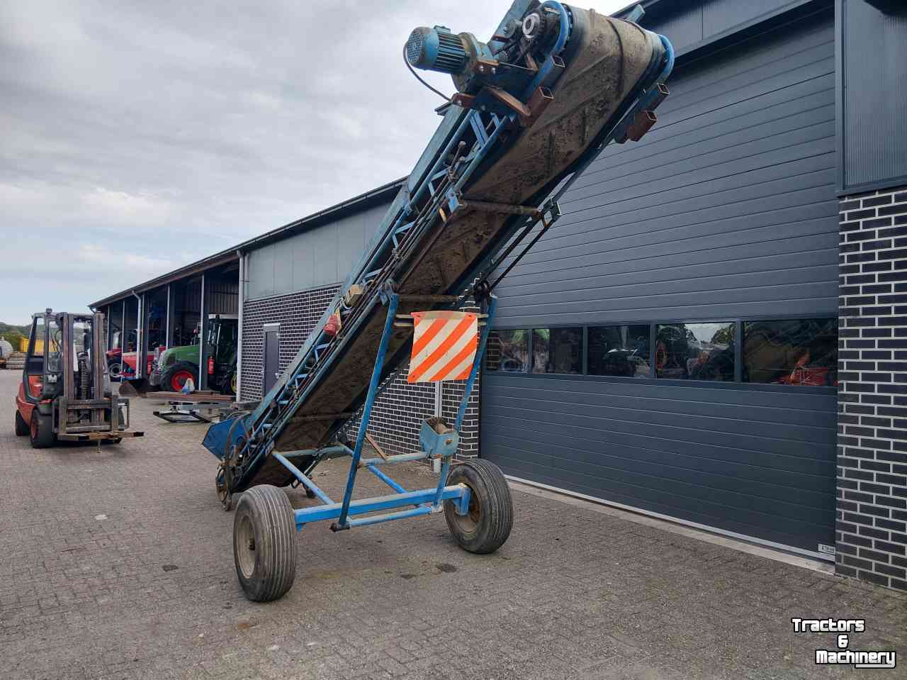 Conveyor  Apollo Transportband 6 meter lang Hydr. en Elek.