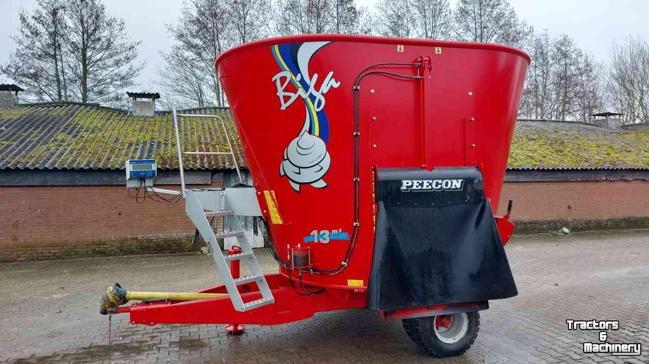 Vertical feed mixer Peecon VME130 BIGA Voermengwagen