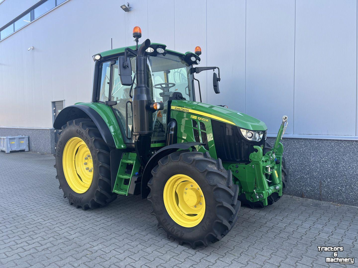 Tractor John Deere 6100M