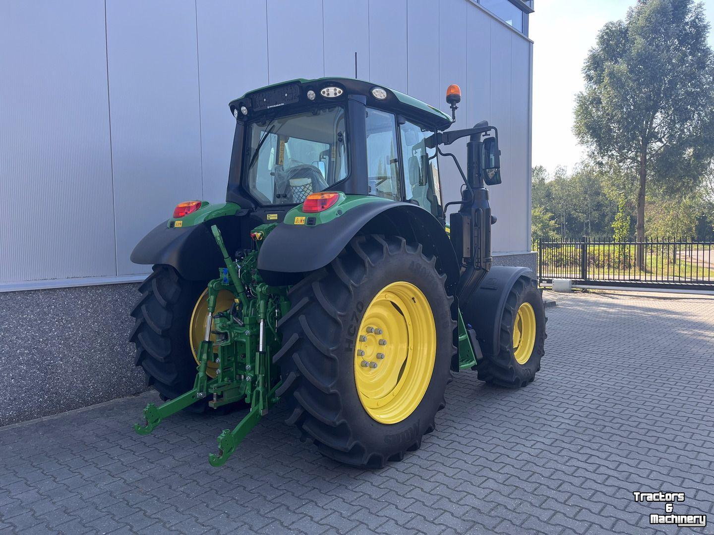 Tractor John Deere 6100M