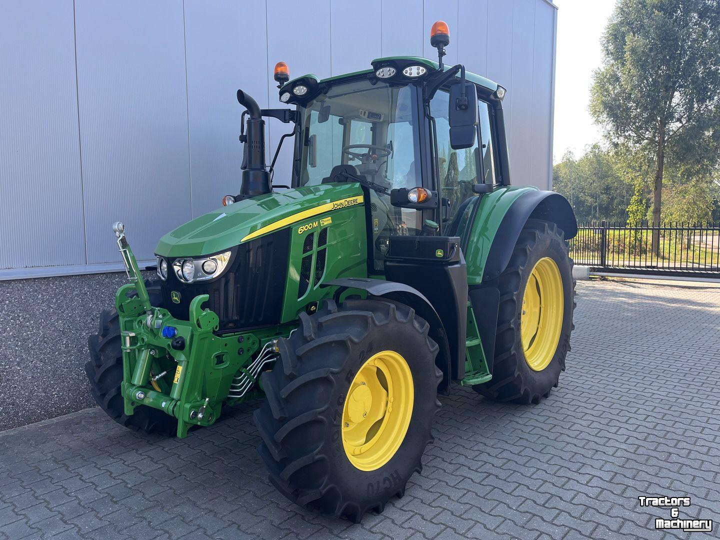 Tractor John Deere 6100M