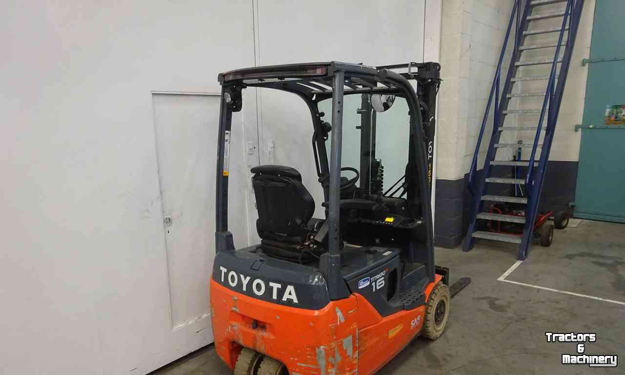Forklift Toyota 8FBEK16T