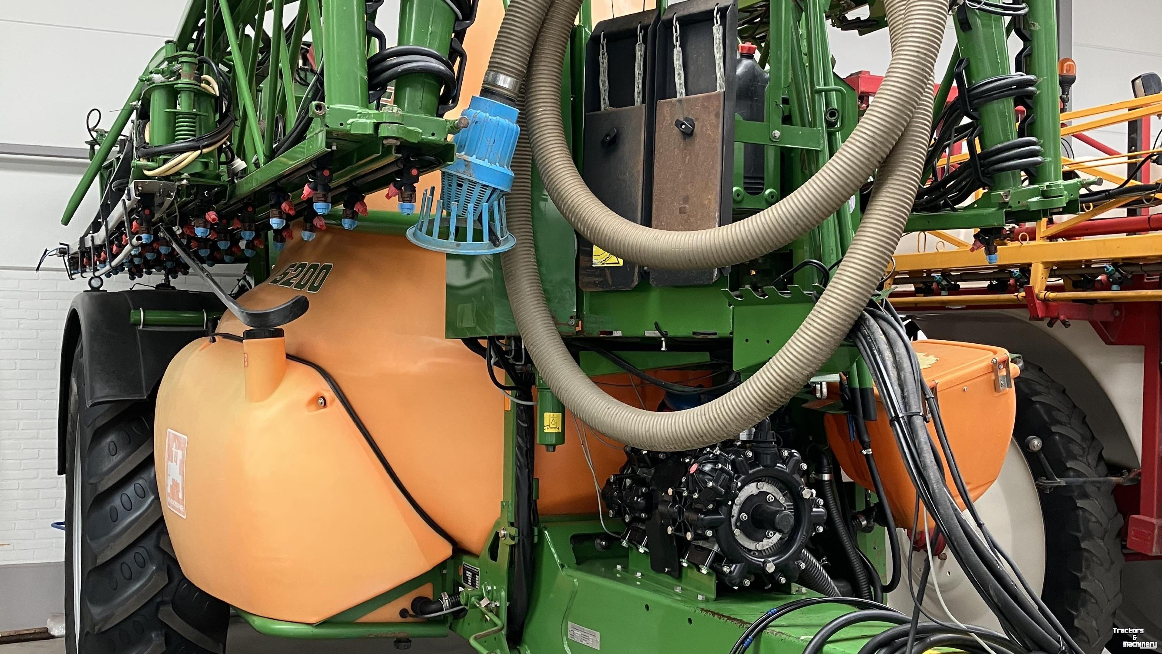 Fieldsprayer Amazone UX 5200-40-3