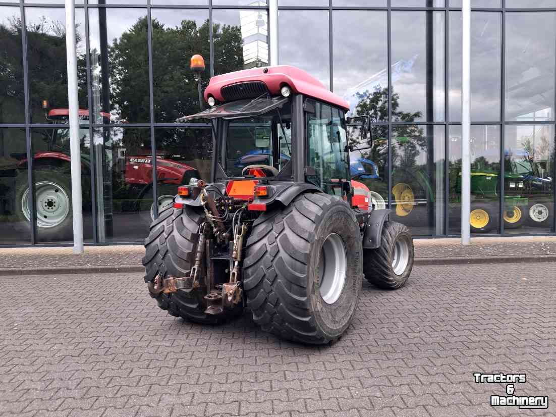 Tractor McCormick F-85-N