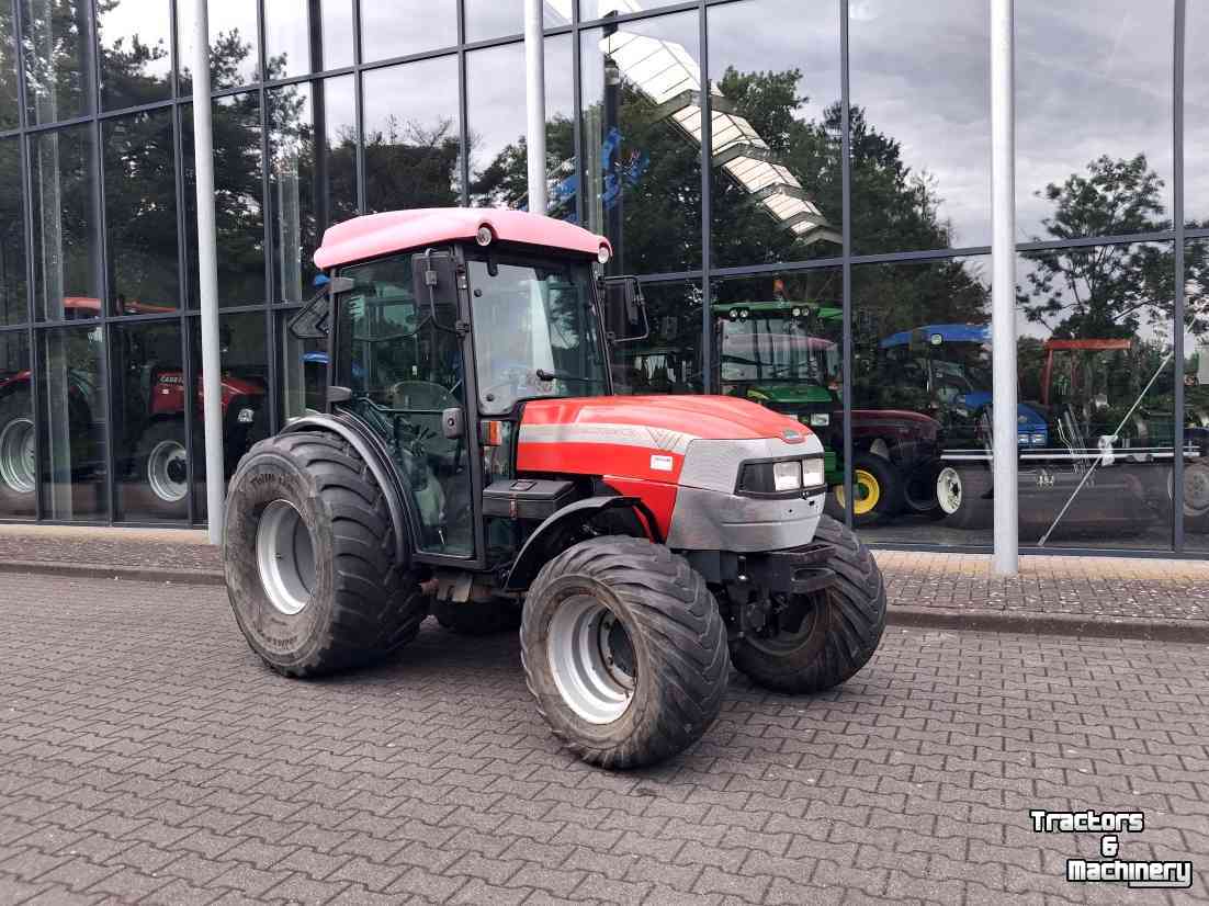Tractor McCormick F-85-N