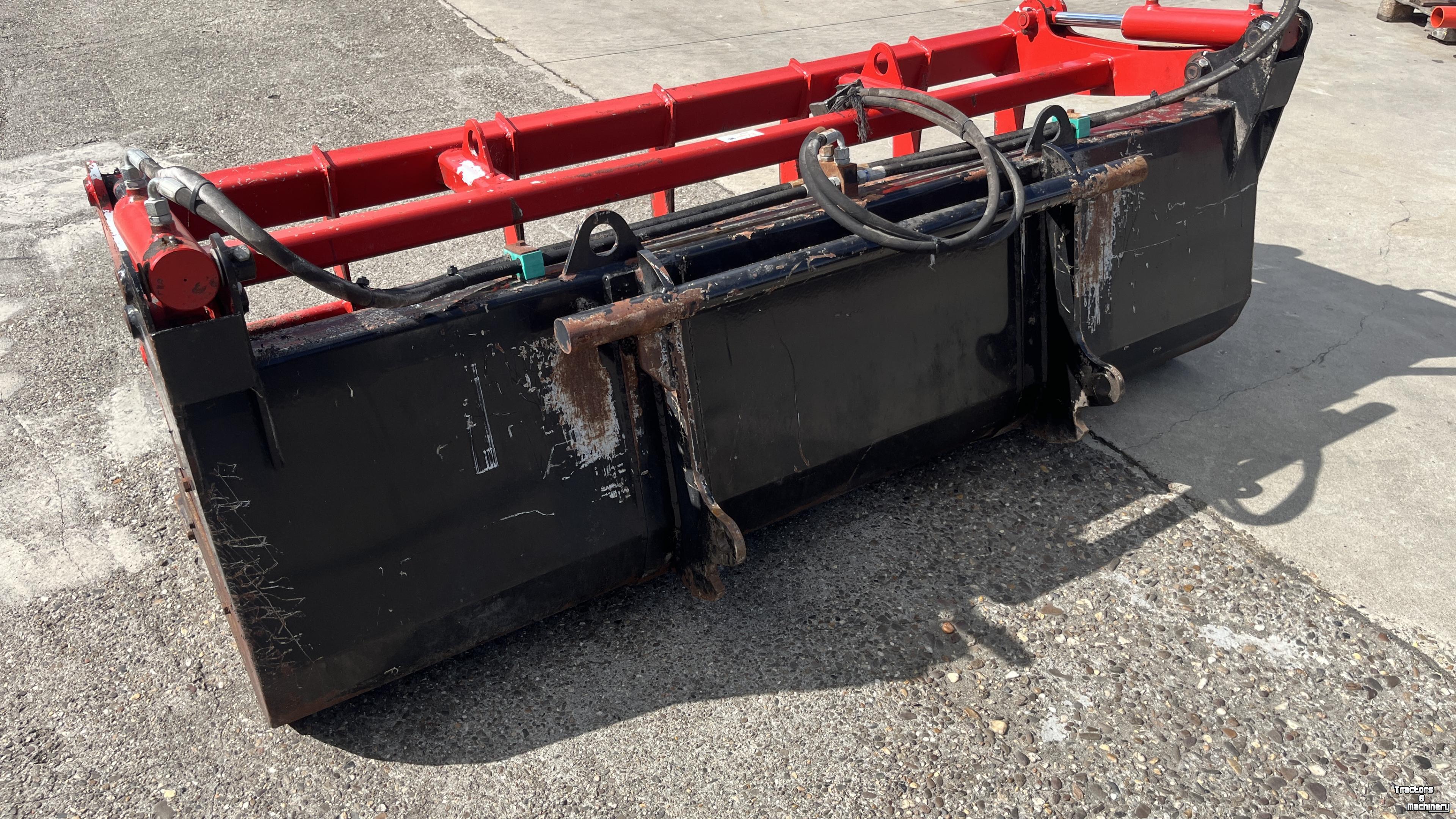 Silage Grabbucket / Grabfork  Pelikaan bak 2 meter