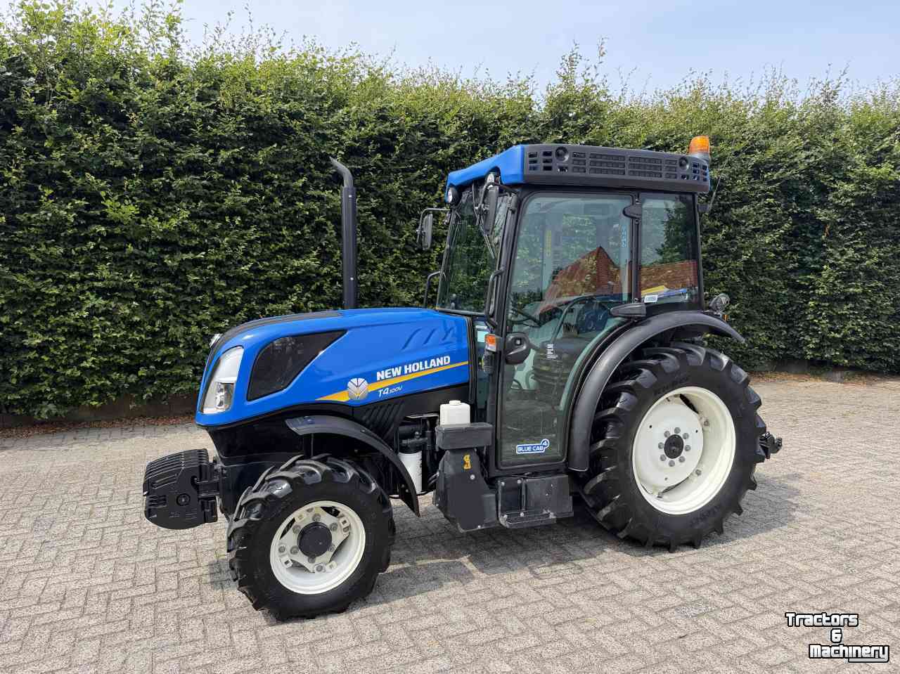 Small-track Tractor New Holland T4.100v