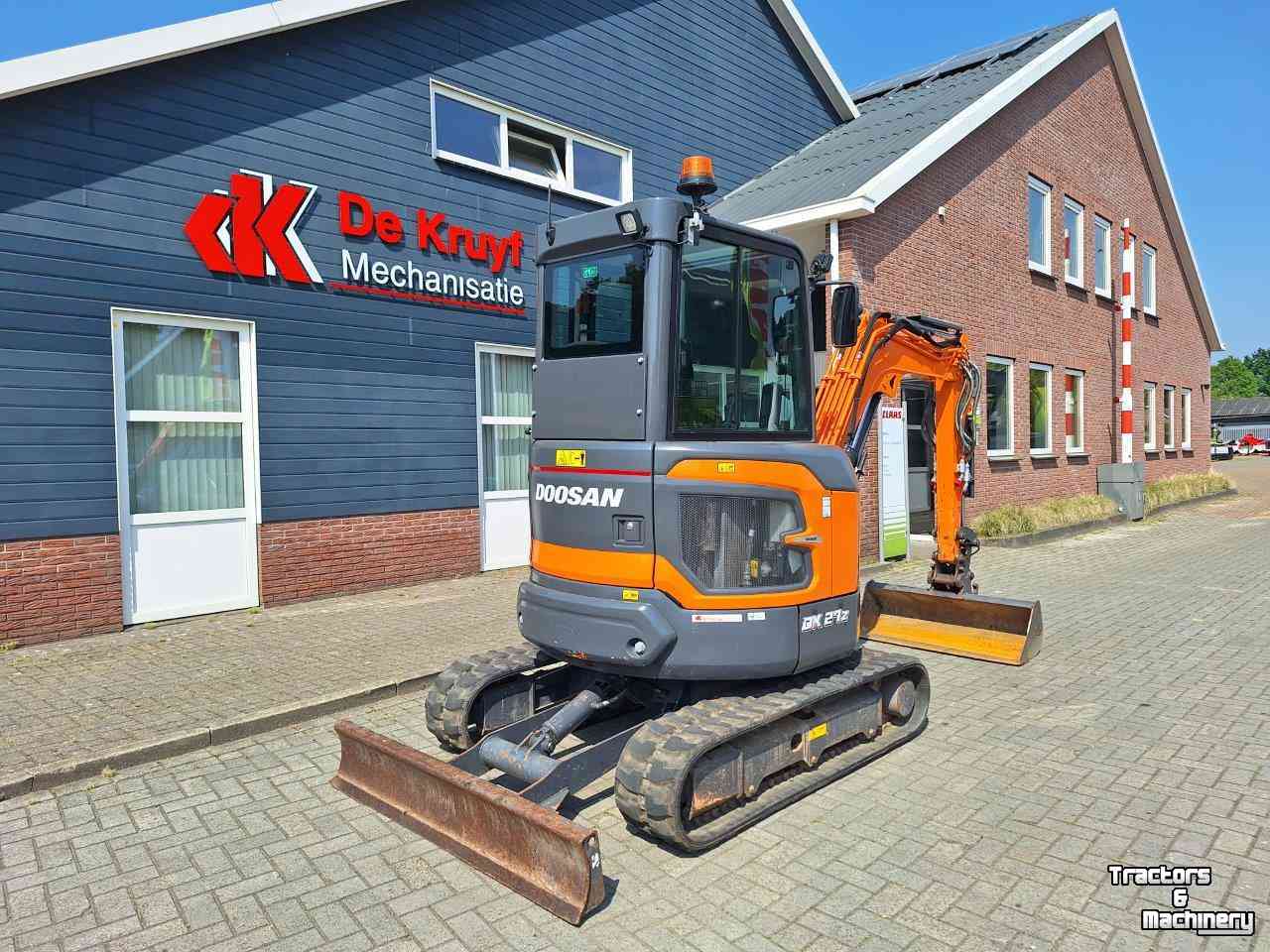 Mini-Excavator Doosan DX27Z-7