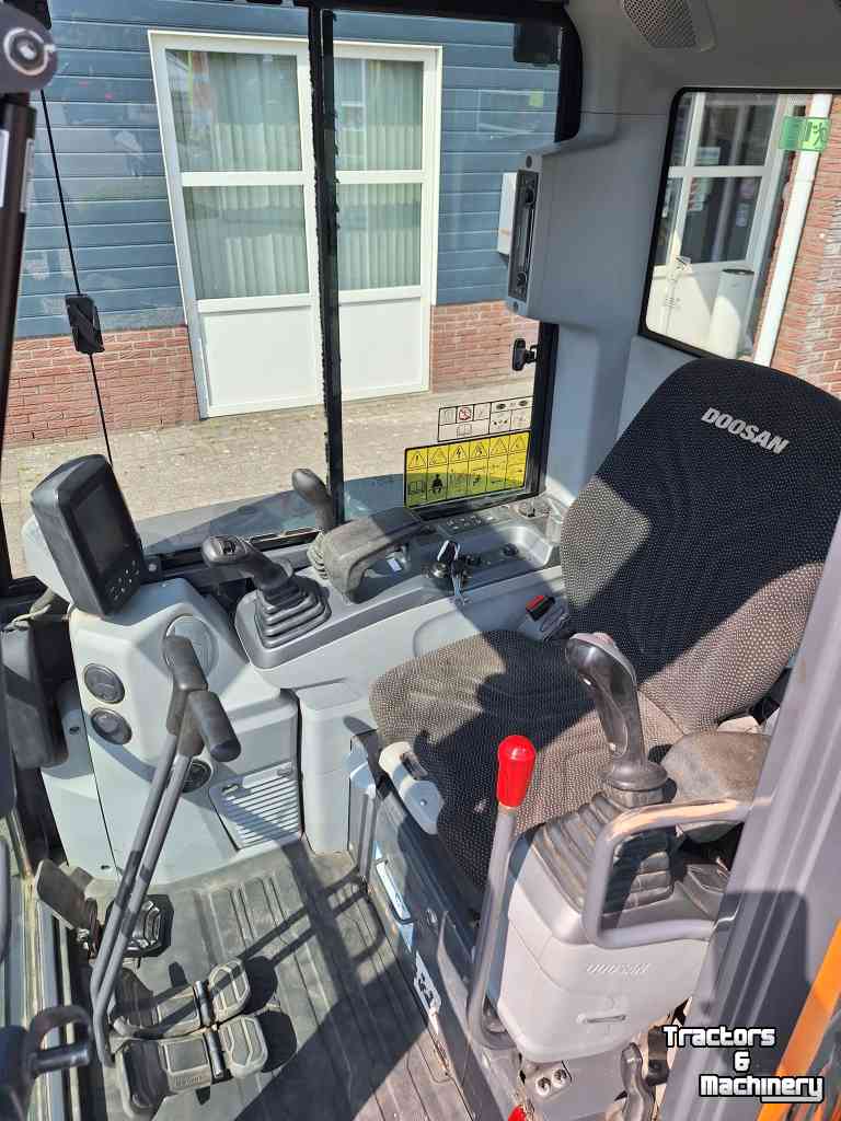 Mini-Excavator Doosan DX27Z-7