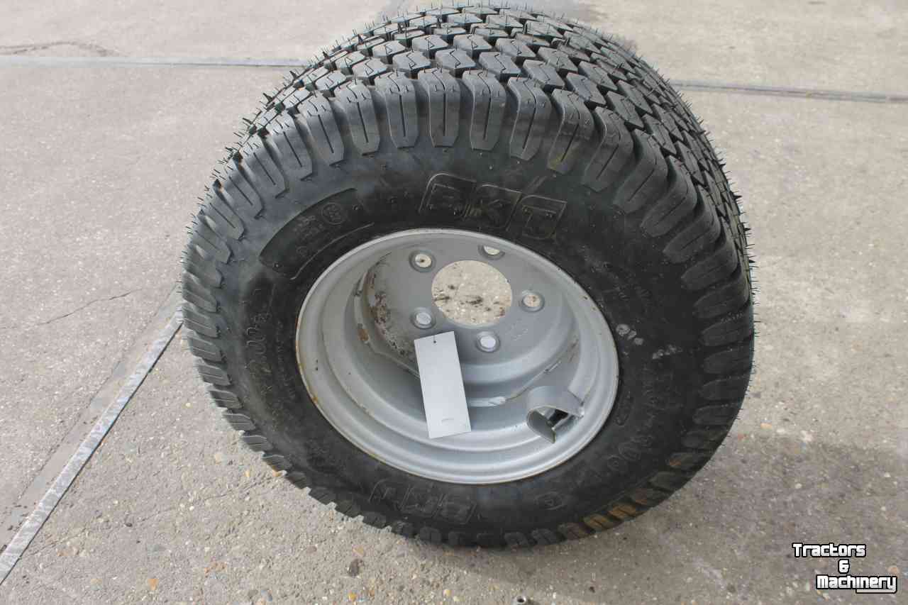 Wheels, Tyres, Rims & Dual spacers BKT 26x12.00-12 LG306 12ply gazonband op 5-gaats wiel velg nieuw