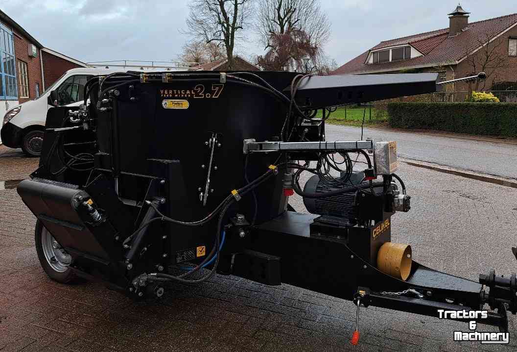 Vertical feed mixer  Celikel