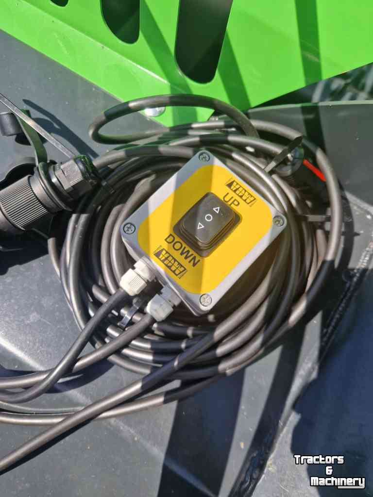 Straw spreader for boxes VDW Stroblazer Uno Power