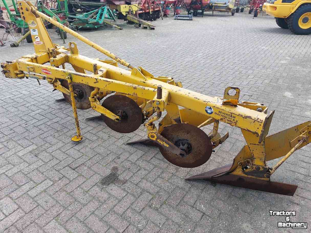 Ploughs Rumptstad 4 schaar rondgaande ploeg