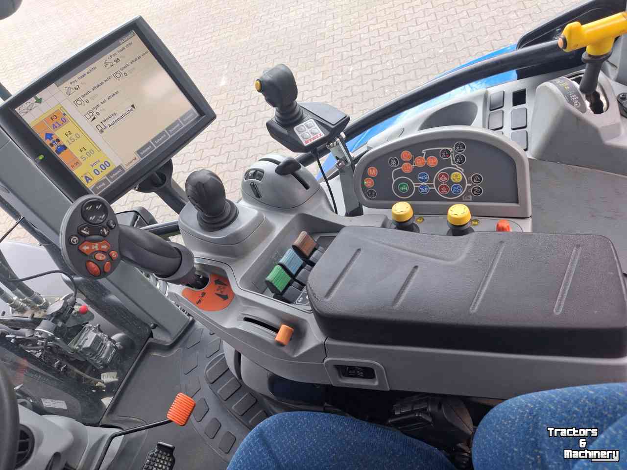 Tractor New Holland T6.140 Autocommand