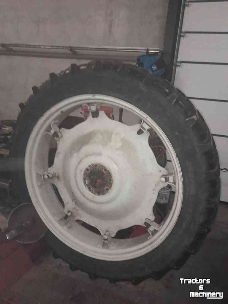 Wheels, Tyres, Rims & Dual spacers Kleber 300-95-46