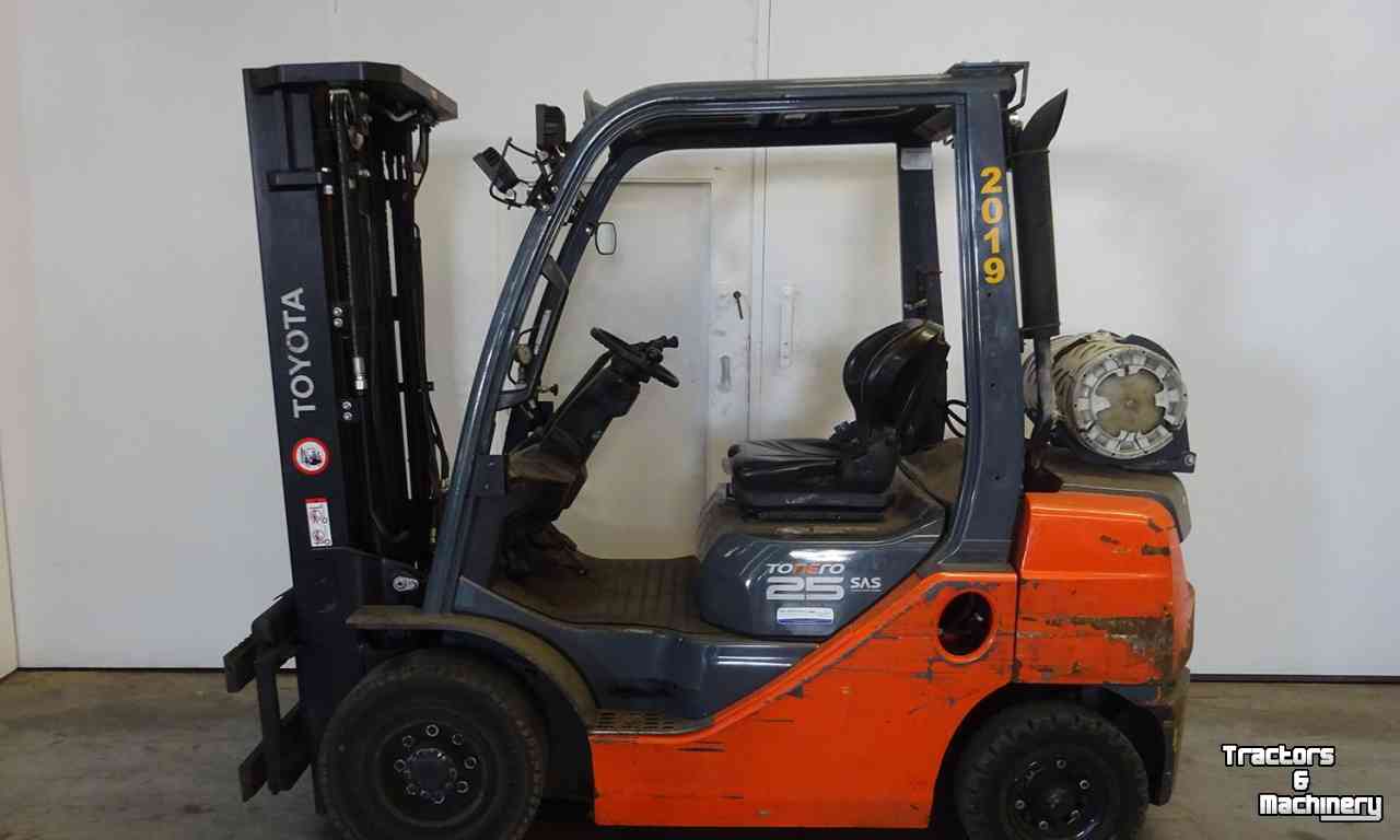 Forklift Toyota 02-8FGF25