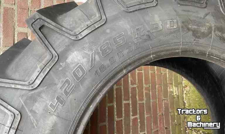 Wheels, Tyres, Rims & Dual spacers Mitas 420/85R30 100%