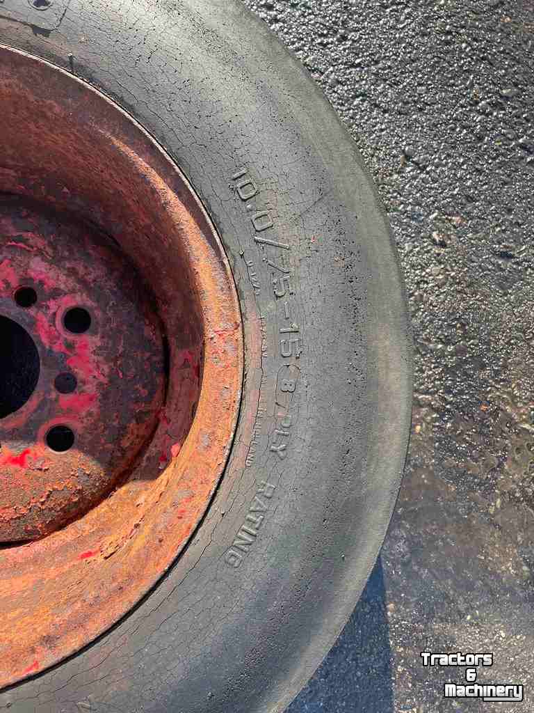 Wheels, Tyres, Rims & Dual spacers  10.0/75-15 band met velg