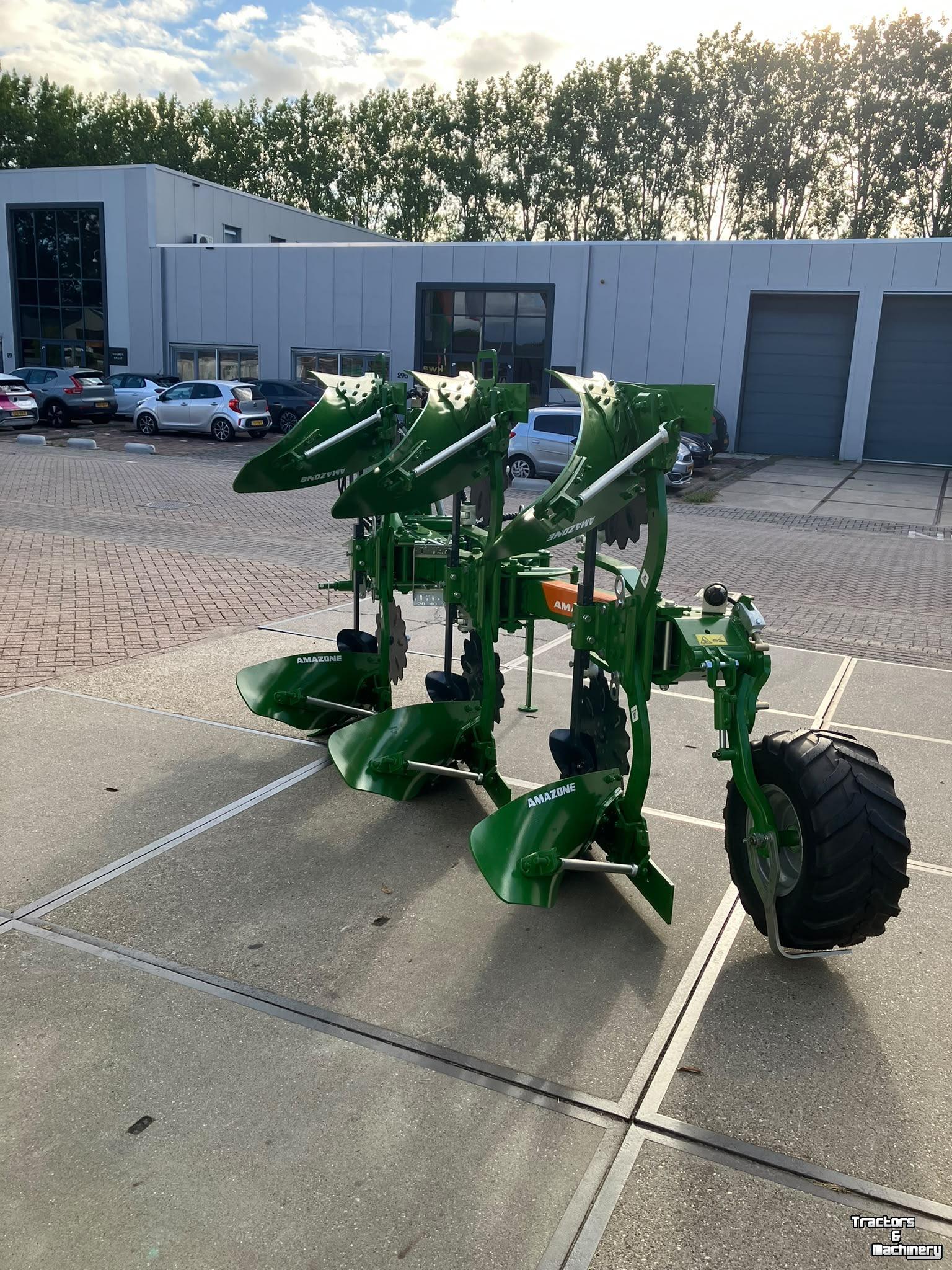 Ploughs Amazone Cayros XMS 3-950 V