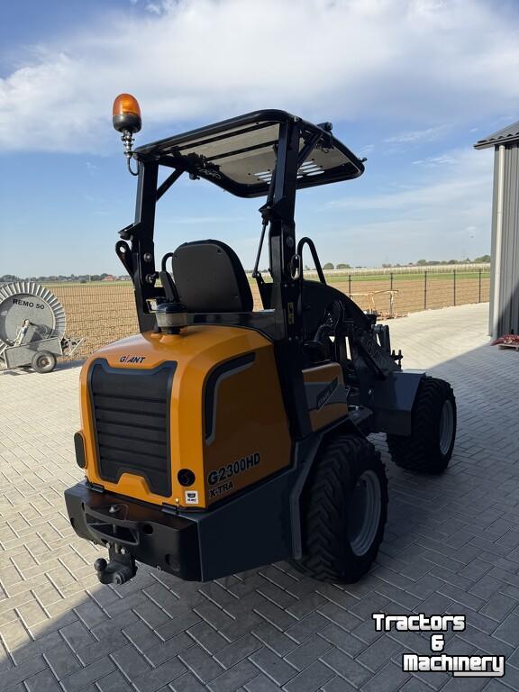 Tractor Giant G2300extra