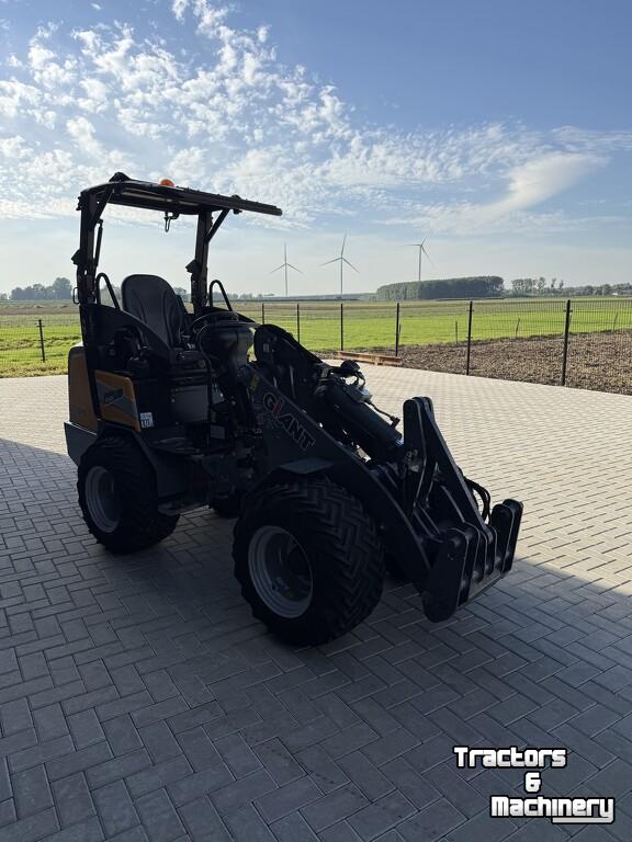 Tractor Giant G2300extra
