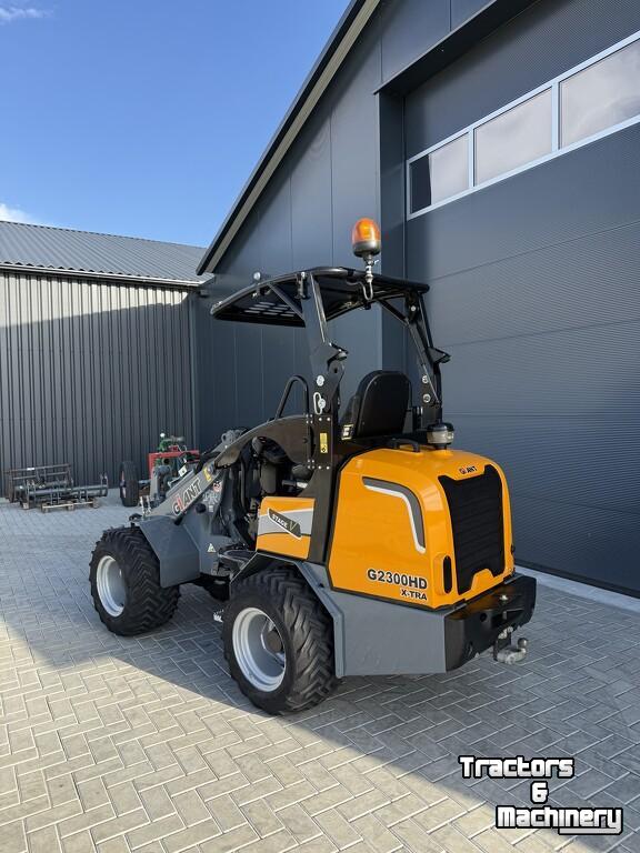 Tractor Giant G2300extra