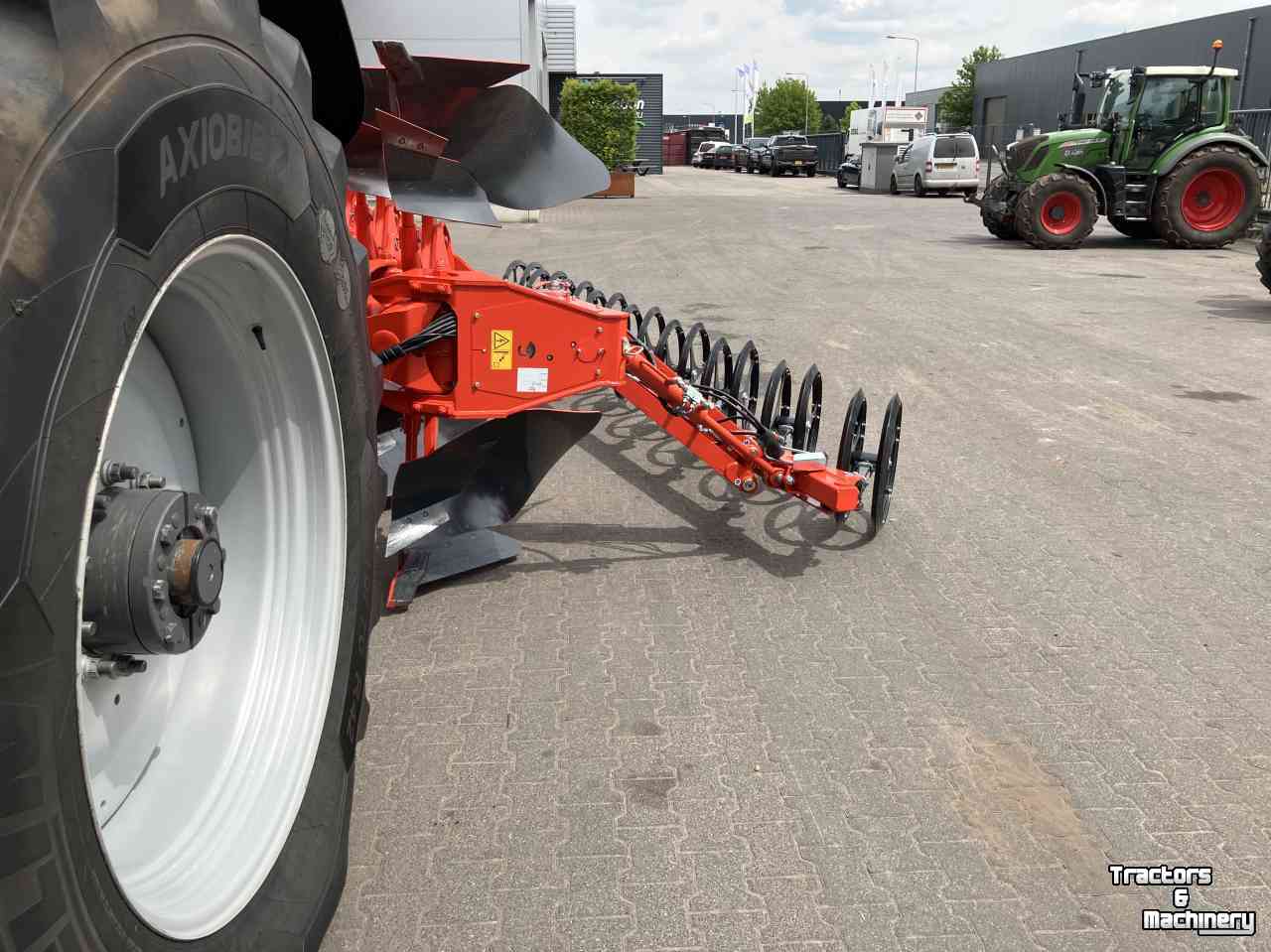 Ploughs Kuhn Varimaster L 5ET Onland Duoliner