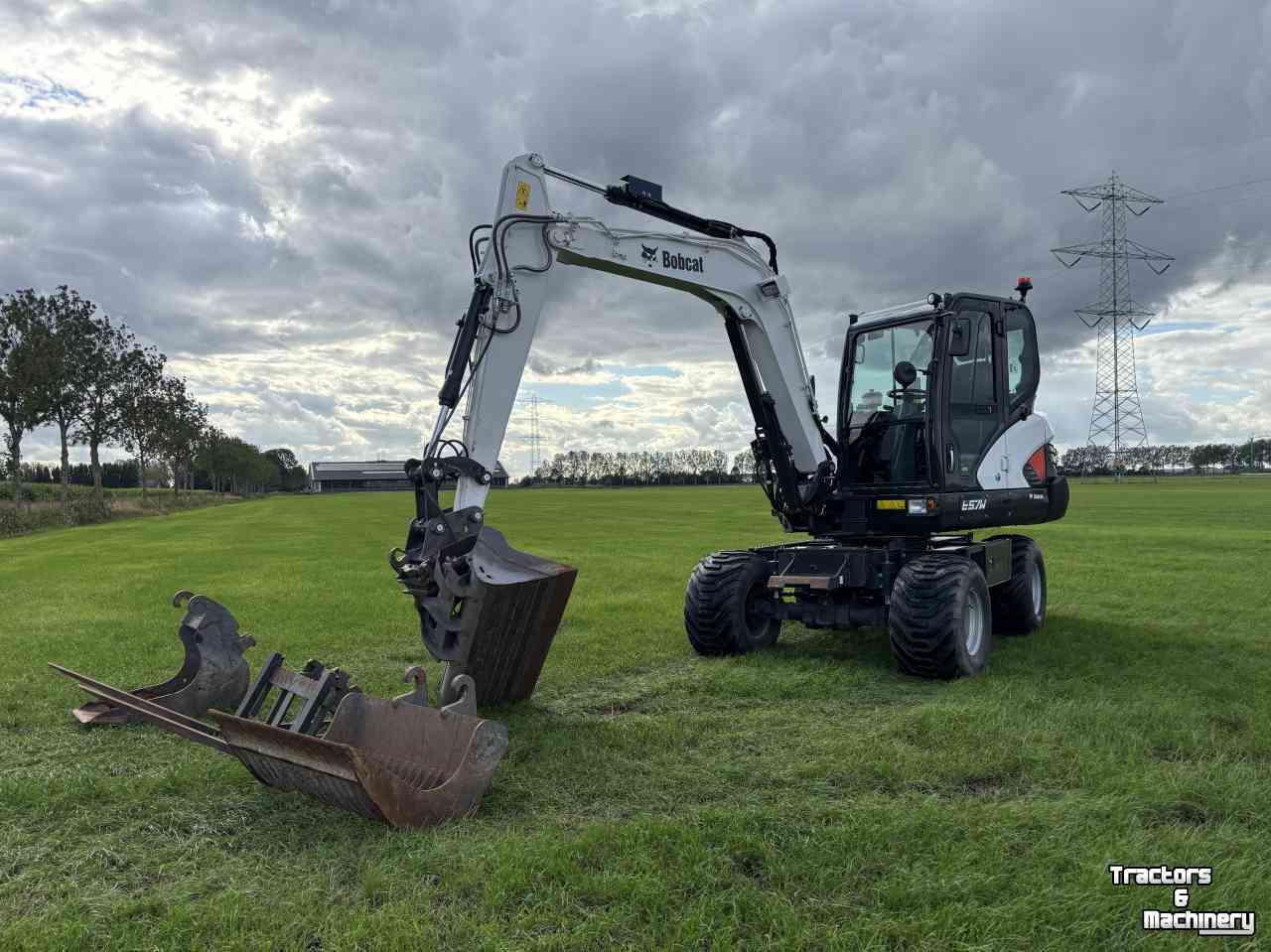 Excavator mobile Bobcat E57W